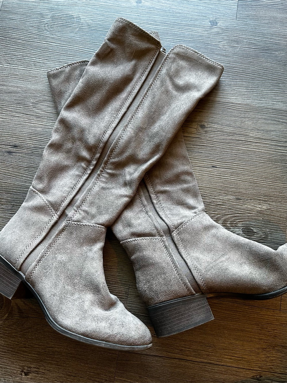 Women’s Grey Suede Boots